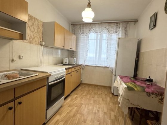 Оренда 3 кім квартири. 12 школа. Можна робочим бригадам. Рівне