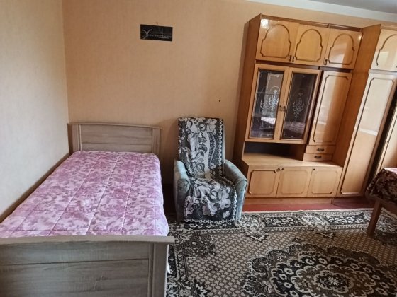 Терміново здається 1 км квартира р-н Миру, вільна, ключі! Черновцы