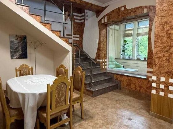 Власник. Оренда центр квартира 180кв. Аналог будинку.Метрів Черновцы