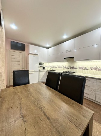 **МАСАНИ! Простора 1-Кімн. Новий Будинок! Укомплектована! - фото 1