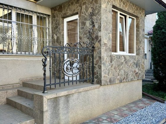 Оренда двокімнатної квартири з паркомісцем Чернівці
