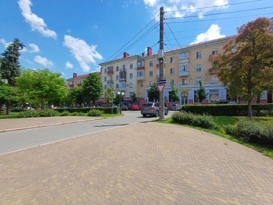 Оренда 2-кімнатної квартири в центрі. Площа. Чернигов