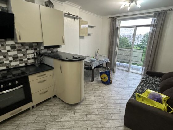 Здається. КЛАСНА  2 кім + кухня студія, новобудова РУСЬКА р-н меблів Майя. Черновцы