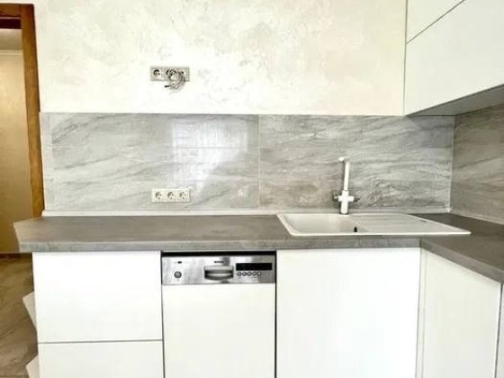 Сдам 3 ком квартира ЖК Жуковский центр низкий этаж