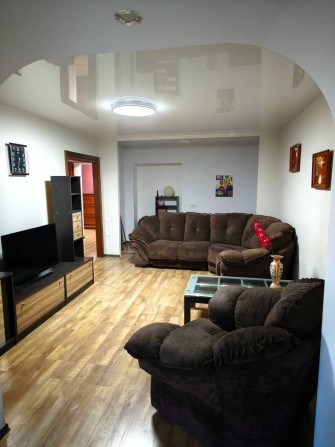 Оренда  3 кімнатної квартири  90 м.кв - фото 1