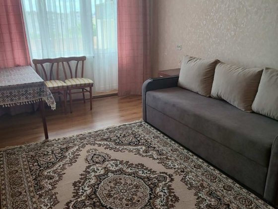 Здам 1 нокімнатну квартиру на Пирогова / біля УРОЖАЮ , поруч Медуніверситет .