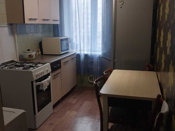Сдам 2-х комн. квартиру, 3\9 этаж. Кондиционер. Клочко 6. Можно  питомцев!