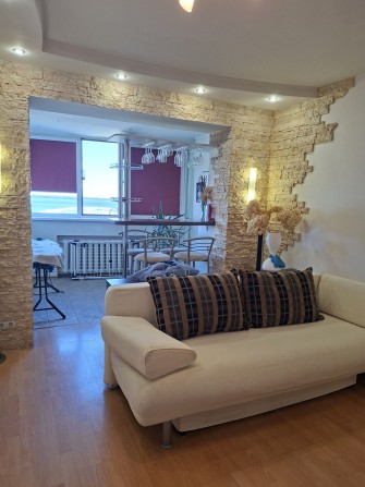 Срочно!Победа -5  Сдам 2х комнатную квартиру 60м2 - фото 1
