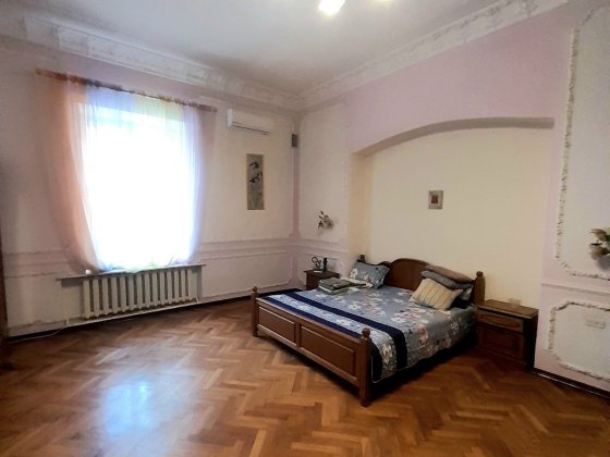 Сдам в Приморском Р-не в центре  Нежинская / Дворянская 7 комнат Одеса