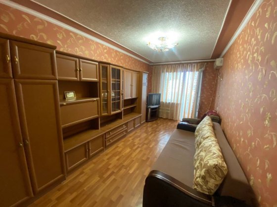 Сдам 3 комн.кв. Медкомплекс, Амосова