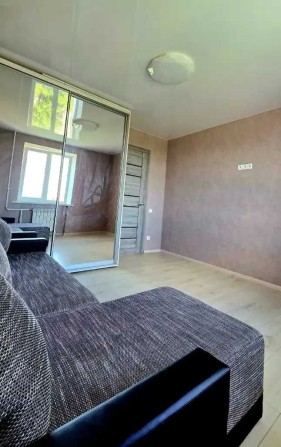 Сдам 3к квартиру в кирпичном доме ж/м Тополь 1 ул Запорожское шоссе - фото 1