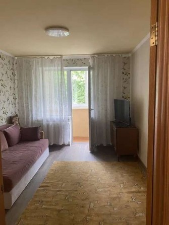 Сдам 2-х комн.кв м.23Августа, ул.Деревянко. - фото 1