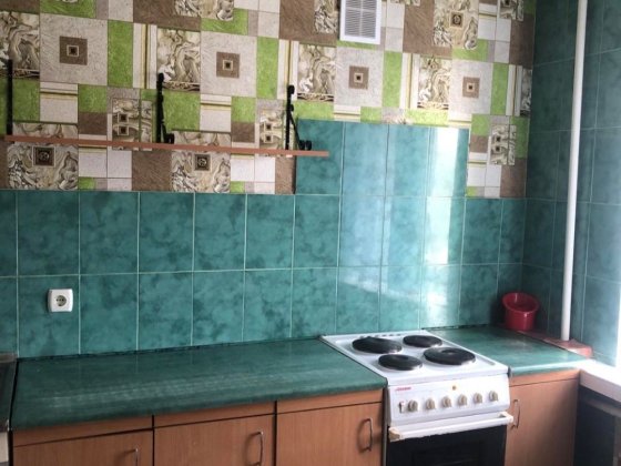 Сдаю 1-комнатную квартиру улучшенной планировки в кирпичном доме, Победы59, метро 1 минута