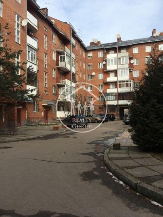 Оренда 4-кімнатної дворівневої квартири 140 м² у ближньому центрі Львова (вул. Куликівська / Сахаров - фото 1