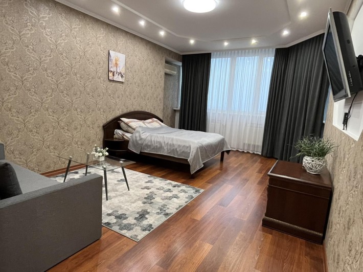 Сдам 1ую квартиру ЖК Тирас, Королева 5/4.Таирова.Паркинг, генератор . Берут с питомцем - фото 1