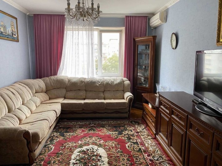 Продаж 3-к квартири вул. Печенізька 9 - фото 1