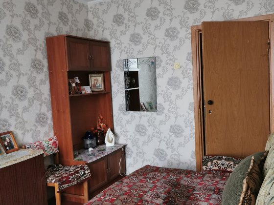 Здається кімната для дівчини або жінки Обухів