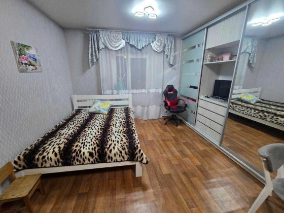 Лукьяновка, заезжай — не комната, а рай!