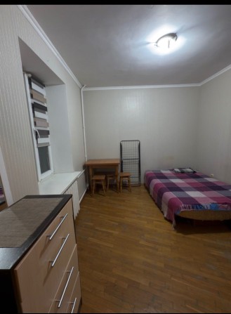 Здається кімната в гуртожитку на Печерську, метро Звіринецька - фото 1