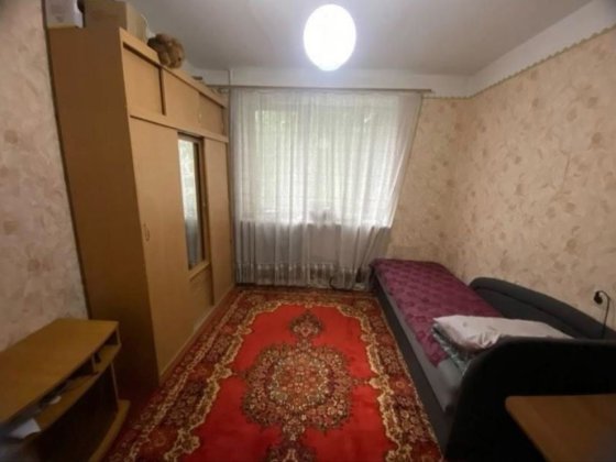 Здається кімната в гуртожитку від рієлтера Черновцы
