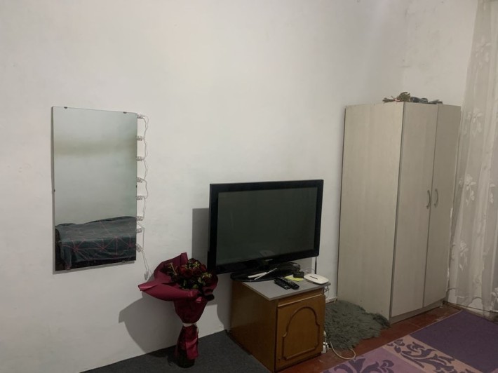 Здаю кімнату з балконом в сімейному гуртожитку - фото 1