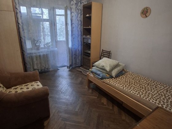 Здається кімната ,метро Лісова 5 хв.пішки