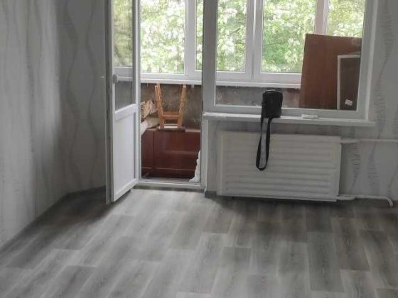 Здається кімната без хозяїв 3500 за все Чернігів