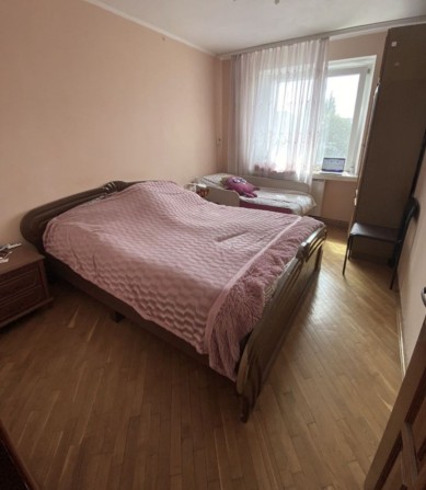 Кімната для дівчини в квартирі з проживанням власниці - фото 1