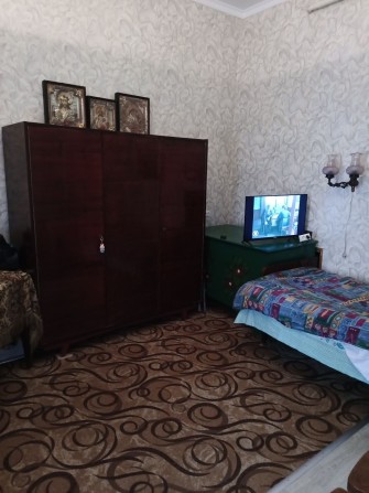 Сдам комнату женщине от владельца - фото 1