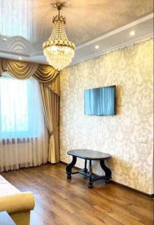 Продаж 3-к квартири вул. Милославська 2б - фото 1