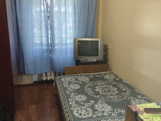 сдам комнату в коммуне Космонавтов парк Горького,, мебель, техника Одеса