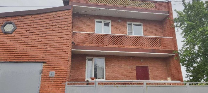 Сдам дом с гаражом подвалом - фото 1