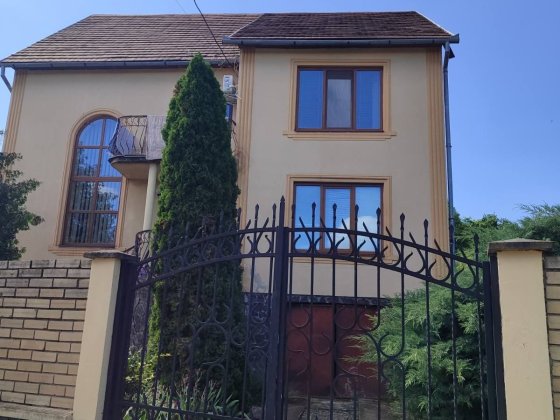 Здається будинок в мкр. " Підлипники" Оноковцы