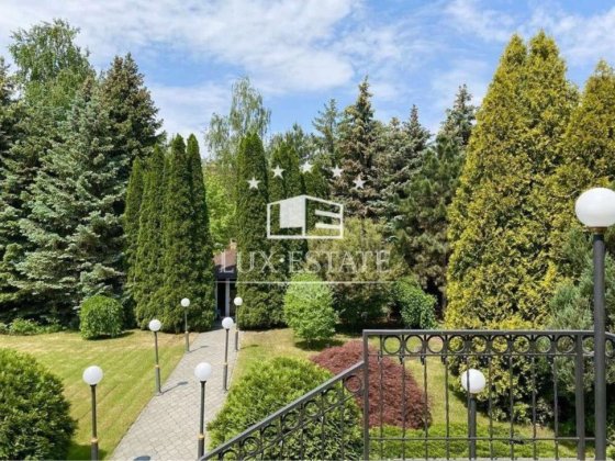 Сдам в аренду дом с бассейном, закрытый КГ Золотые Ворота, Козин. Без% Козин