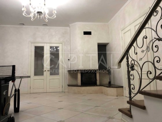 Оренда просторого будинку в с.Гатне, 225 м2, 5 кімнат, газовий котел, територія 2 сотки