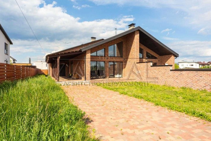 Оренда дуплексу 220 м2 без сусідів з каміном та генератором у КМ  Balaton Нові Петрівці - фото 1