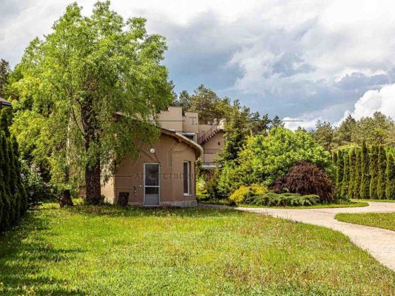 Предлагается в аренду дом (270 м2) в поселке Кийлов, Бориспольский район площадь участка 60 соток.