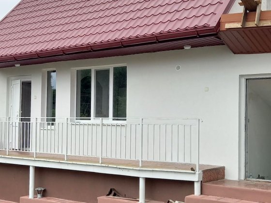 Аренда домика 1комната, место для авто.!  К метро  20минут. Хотів