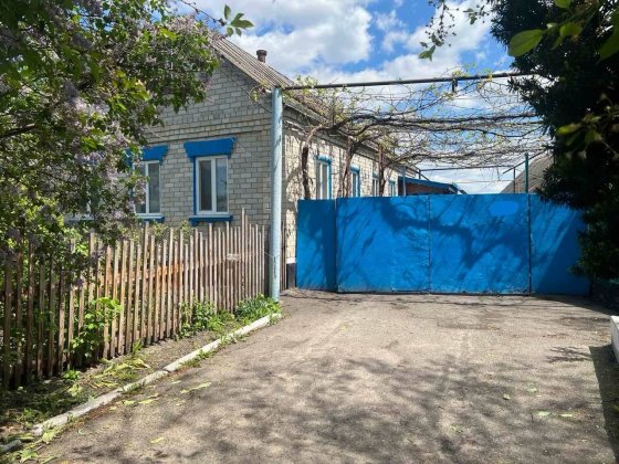 Здається пів будиноку  м.Корсунь-Шевченківський Корсунь-Шевченковский