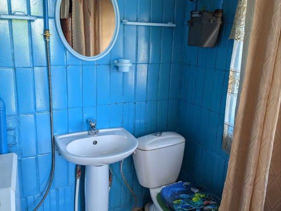 Надам в оренду пів будинку в с. Троєщина