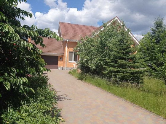 Оренда будинку на Осокорках — у пішій доступності до метро Київ