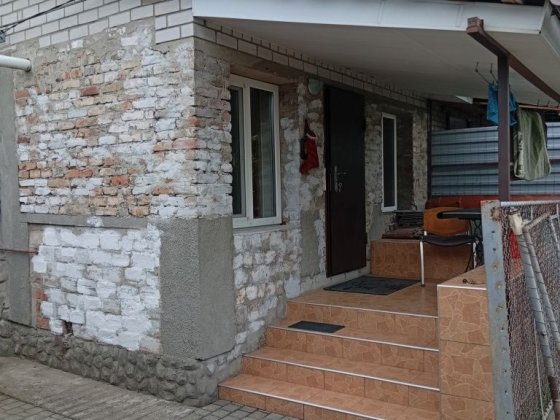 Дом в Диевке с общим двором.