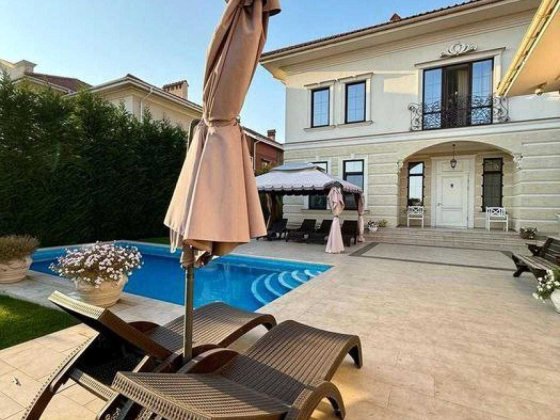 Аренда невероятного дома в Совиньоне , 500м², 12 сот Одесса