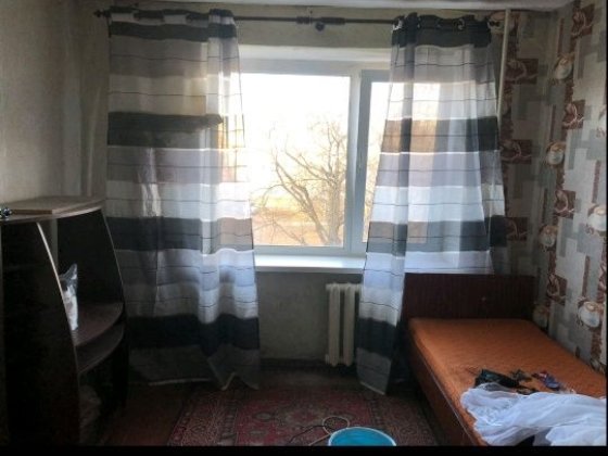 Срочно продам кімнату в гуртожитку місто Сміла район машбуді. Смела