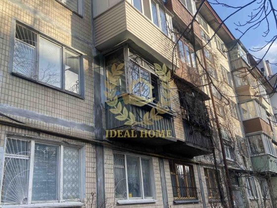 Продаж кімнати 15 м2 в комунальній квартирі Київ