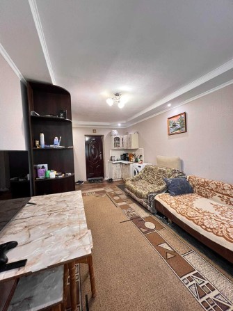 Продам велику світлу кімнату 19,4м.кв. в гуртожитку. Піший доступ до м.Лісова і м.Чернігівська. ТЕРМ - фото 1