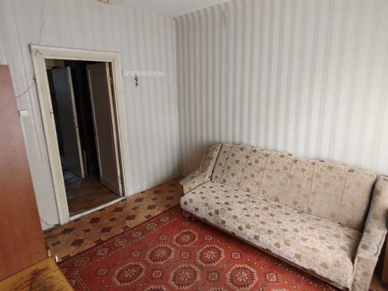: Кімната в гуртожитку у зручному районі міста – готова до заселення. Рівне