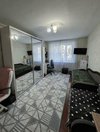 Продам комнату 18 м2 с капремонтом и мебелью на Бочарова! - фото 1