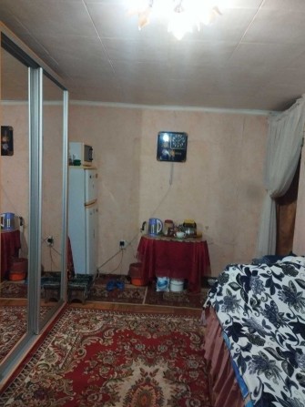 Продам комнату в коммунальной квартире на ул. Бочарова/Жолио Кюри - фото 1