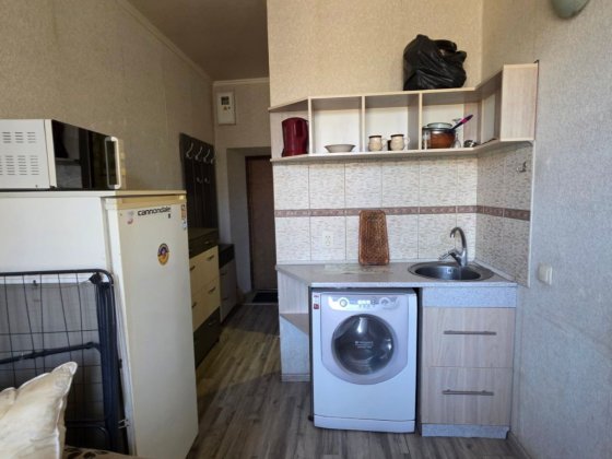 Продам дешеву гостинку біля метро ХТЗ - повний фарш. Харків